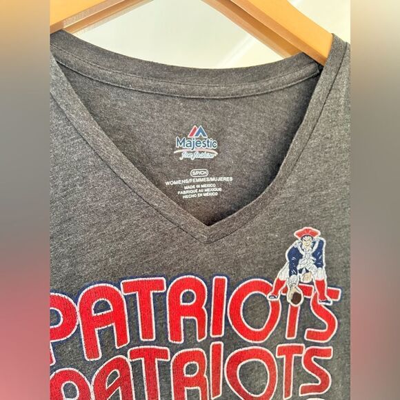 PATRIOTS WOMEN’S SHIRT — Small - Picture 2 of 3